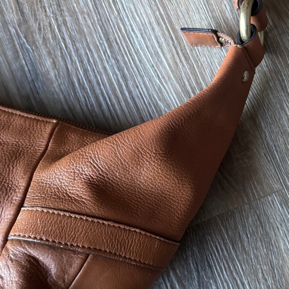 Danier Caramel Leather Hobo Bag - Picture 3 of 7